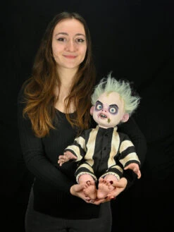 Baby Beetlejuice - 1:1 Lifesize Prop Replica - Beetlejuice 2 - NECA Collectibles -Costumne super center Baby Beetlejuice 11 Lifesize Prop Replica Beetlejuice 2 NECA Collectibles NECA Action Figures 6