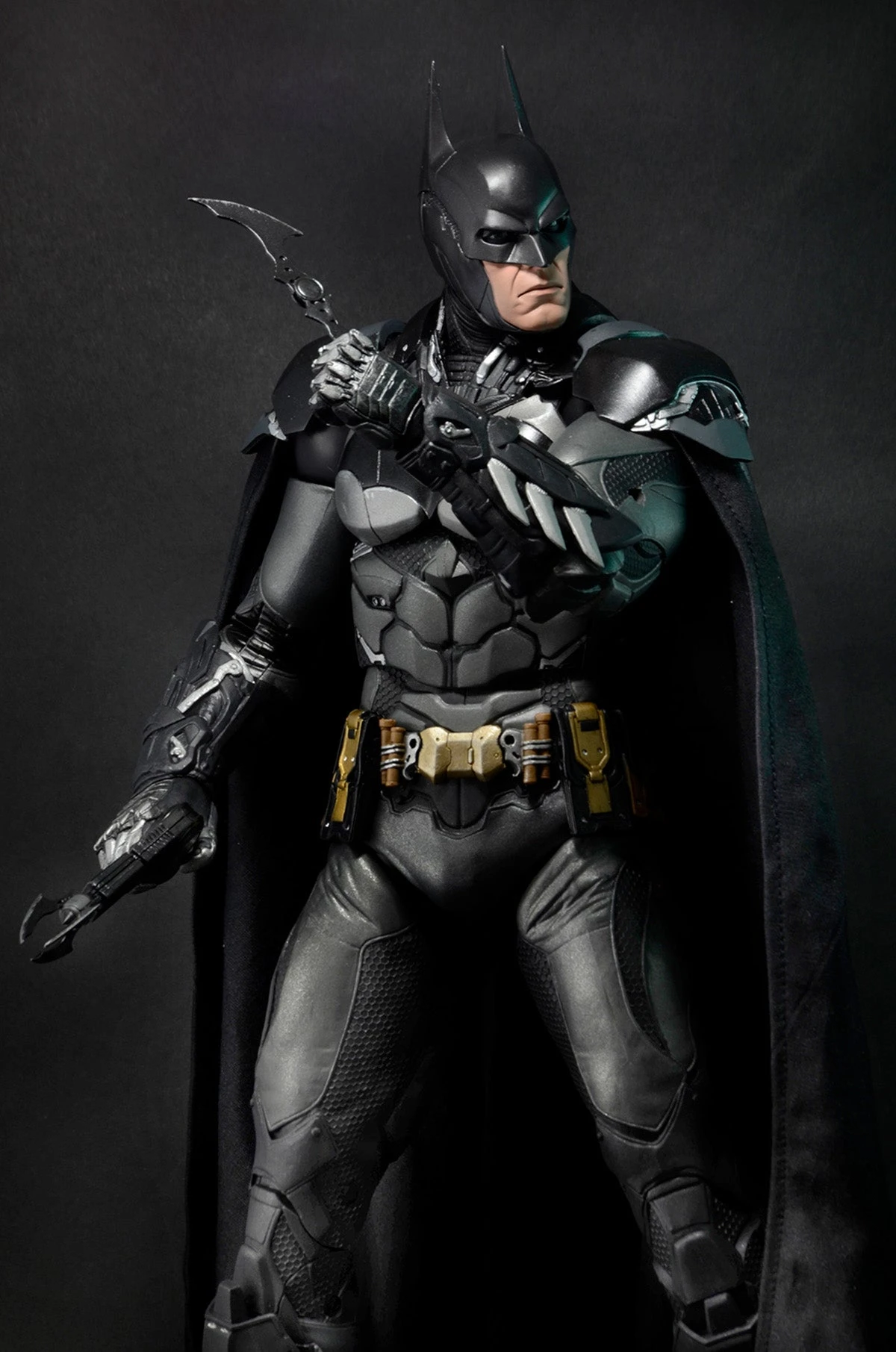 Batman Arkham Knight - 1/4 Scale Action Figure - DC Comics - NECA Collectibles 4 Batman Arkham Knight - 1/4 Scale Action Figure - DC Comics - NECA Collectibles - Image 2