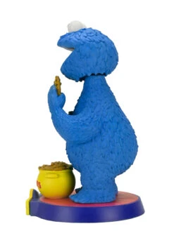 Cookie Monster - Head Knocker - Sesame Street - NECA Collectibles 8 Cookie Monster - Head Knocker - Sesame Street - NECA Collectibles -Costumne super center Cookie Monster Head Knocker Sesame Street NECA Collectibles NECA Action Figures 2