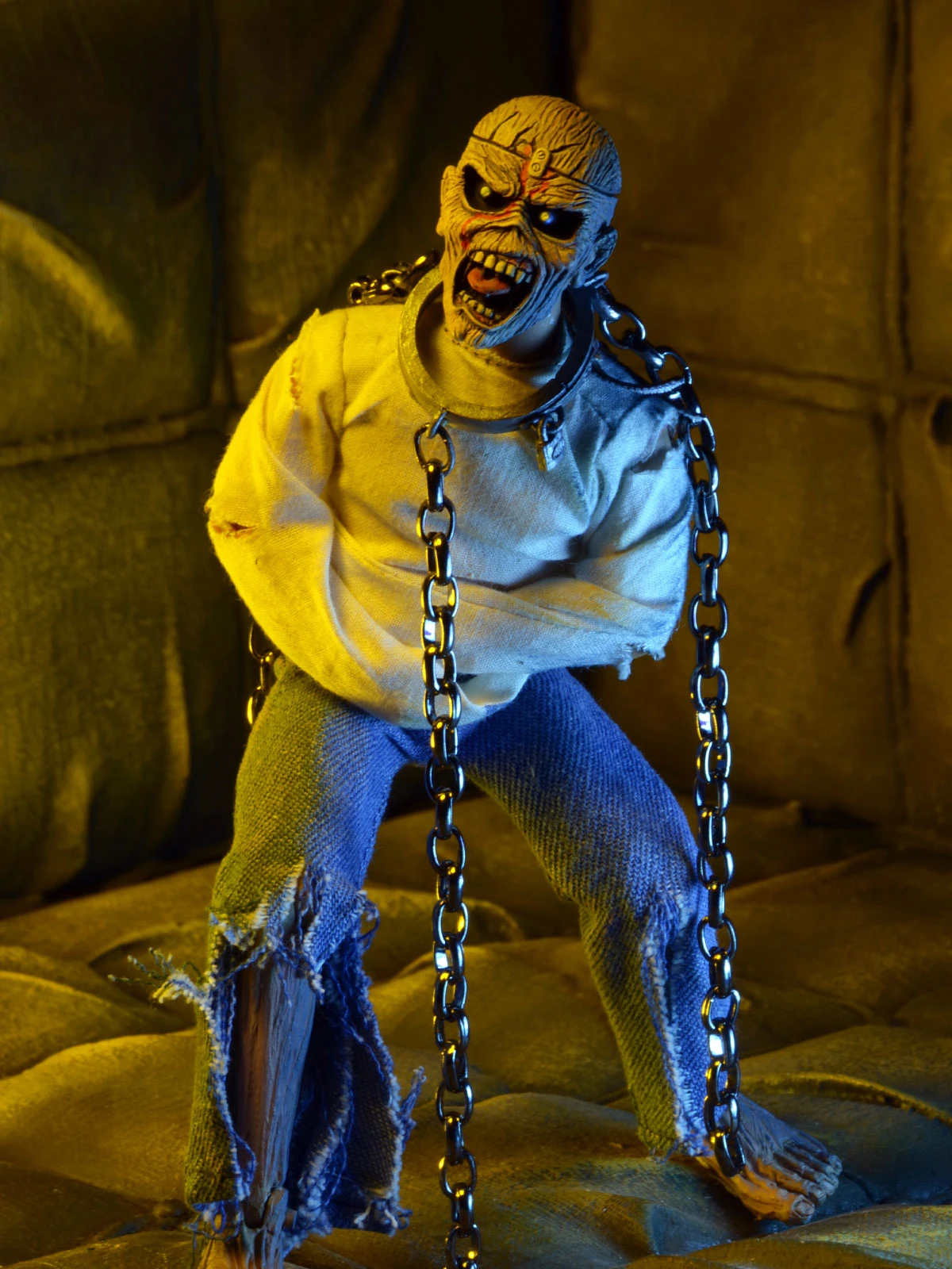 Eddie Piece Of Mind - 8” Clothed Figurine - Iron Maiden - NECA Collectibles 5 Eddie Piece Of Mind - 8” Clothed Figurine - Iron Maiden - NECA Collectibles - Image 3