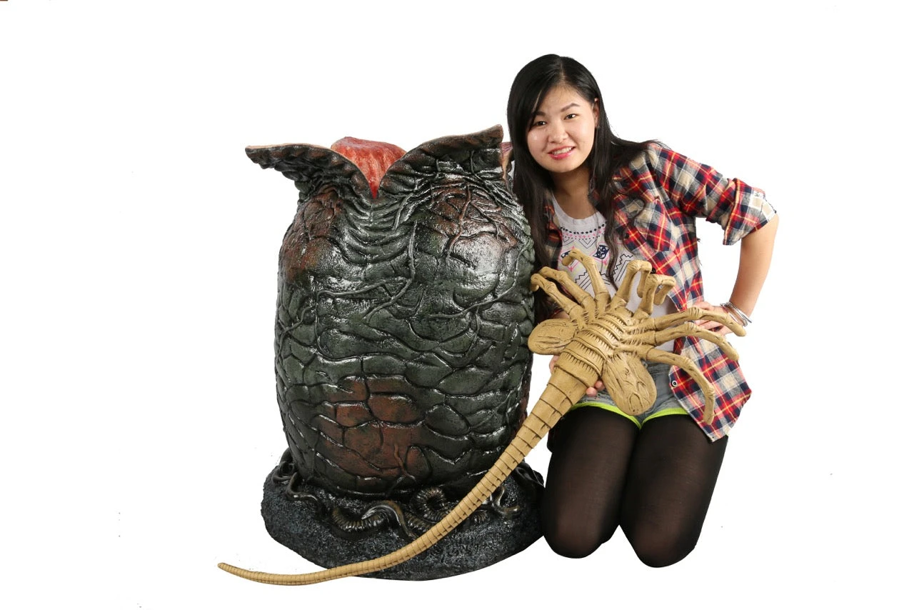 Egg & Facehugger Lifesize Foam Prop Replica - Alien - NECA Collectibles 4 Egg & Facehugger Lifesize Foam Prop Replica - Alien - NECA Collectibles - Image 2