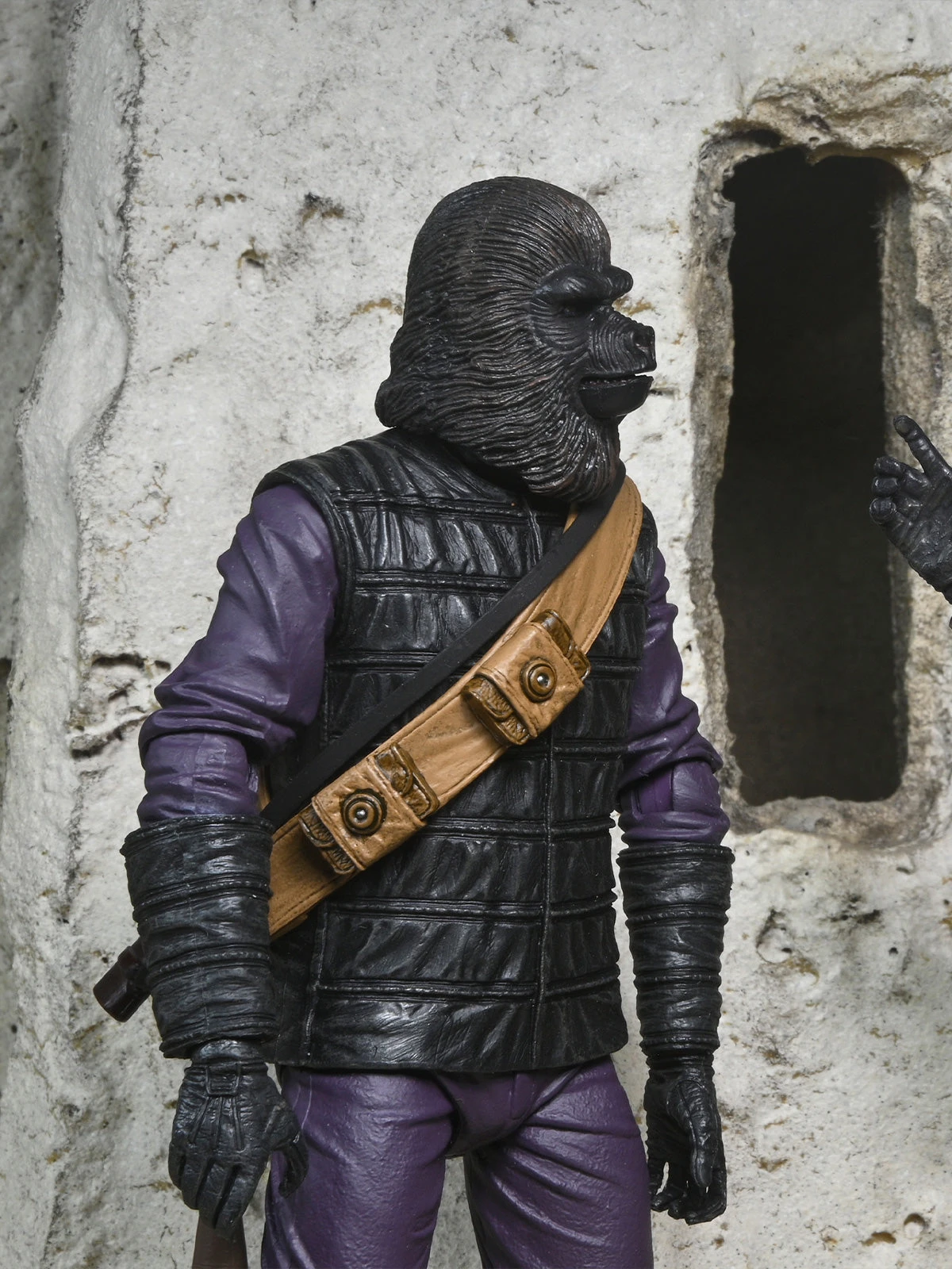 Gorilla Soldier Legacy Series - 7" Scale Action Figure - Planet Of The Apes - NECA Collectibles 4 Gorilla Soldier Legacy Series - 7" Scale Action Figure - Planet Of The Apes - NECA Collectibles - Image 2