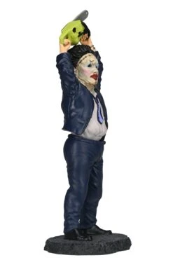 Leatherface Pretty Woman - Head Knocker - Texas Chainsaw Massacre - NECA Collectibles -Costumne super center Leatherface Pretty Woman Head Knocker Texas Chainsaw Massacre NECA Collectibles NECA Action Figures 3