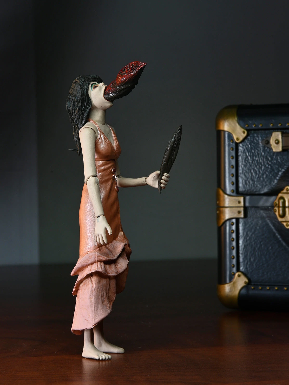 Leech Woman And Toulon's Puppet Case 2 PK - 7" Scale Action Figure - Puppet Master - NECA Collectibles 10 Leech Woman And Toulon's Puppet Case 2 PK - 7" Scale Action Figure - Puppet Master - NECA Collectibles - Image 8