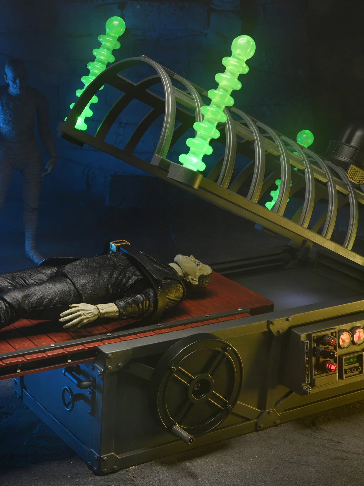 Monsterizer Vintage Diorama With Light-Up Effects - NECA Collectibles 6 Monsterizer Vintage Diorama With Light-Up Effects - NECA Collectibles - Image 4