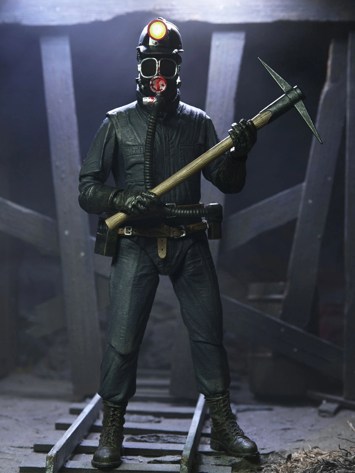 The Ultimate Miner - 7” Scale Action Figure - My Bloody Valentine - NECA Collectibles 4 The Ultimate Miner - 7” Scale Action Figure - My Bloody Valentine - NECA Collectibles - Image 2
