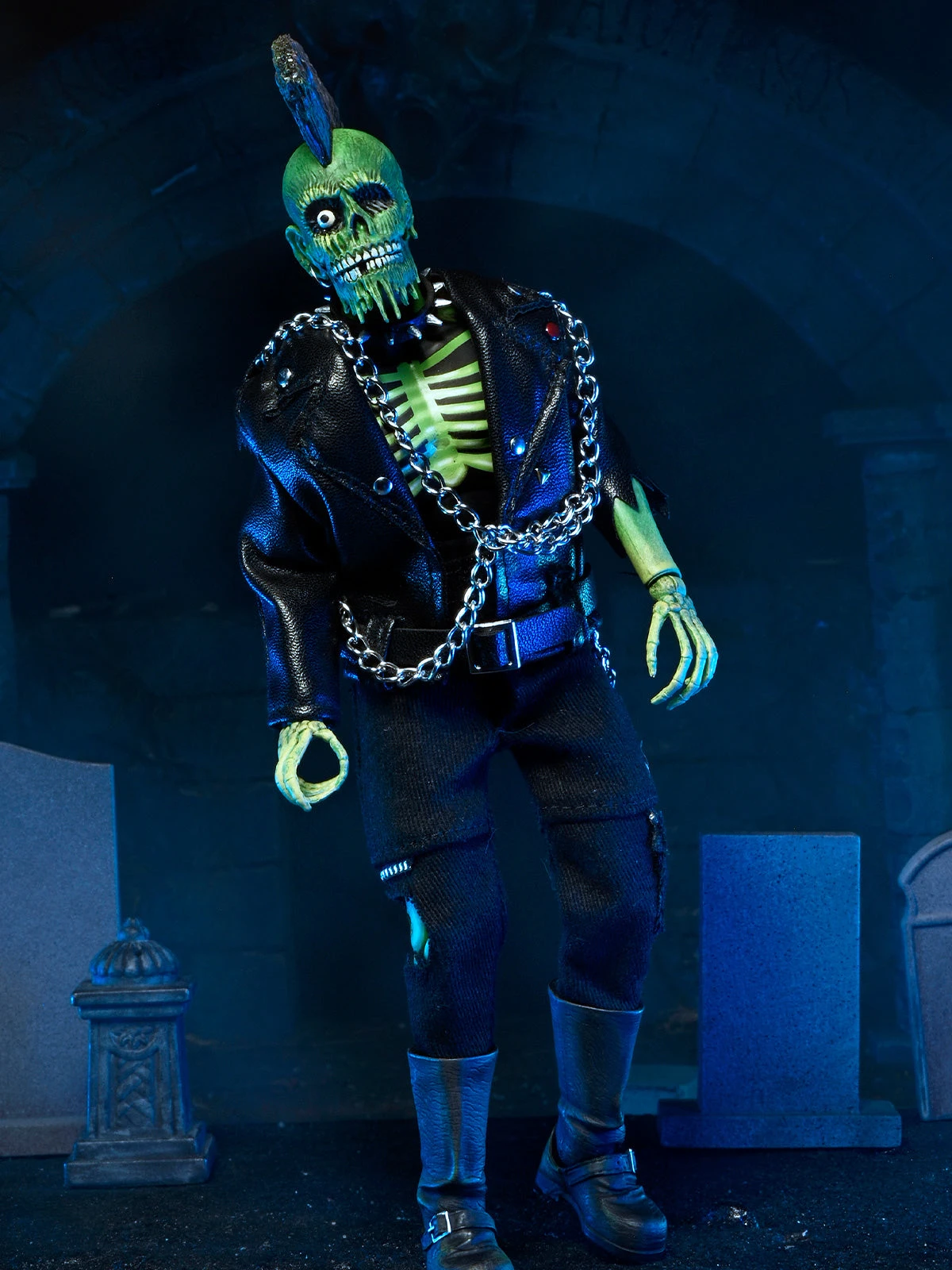 Trash & Suicide 2-Pack - 8" Scale Clothed Action Figures - Return Of The Living Dead - NECA Collectibles 7 Trash & Suicide 2-Pack - 8" Scale Clothed Action Figures - Return Of The Living Dead - NECA Collectibles - Image 5