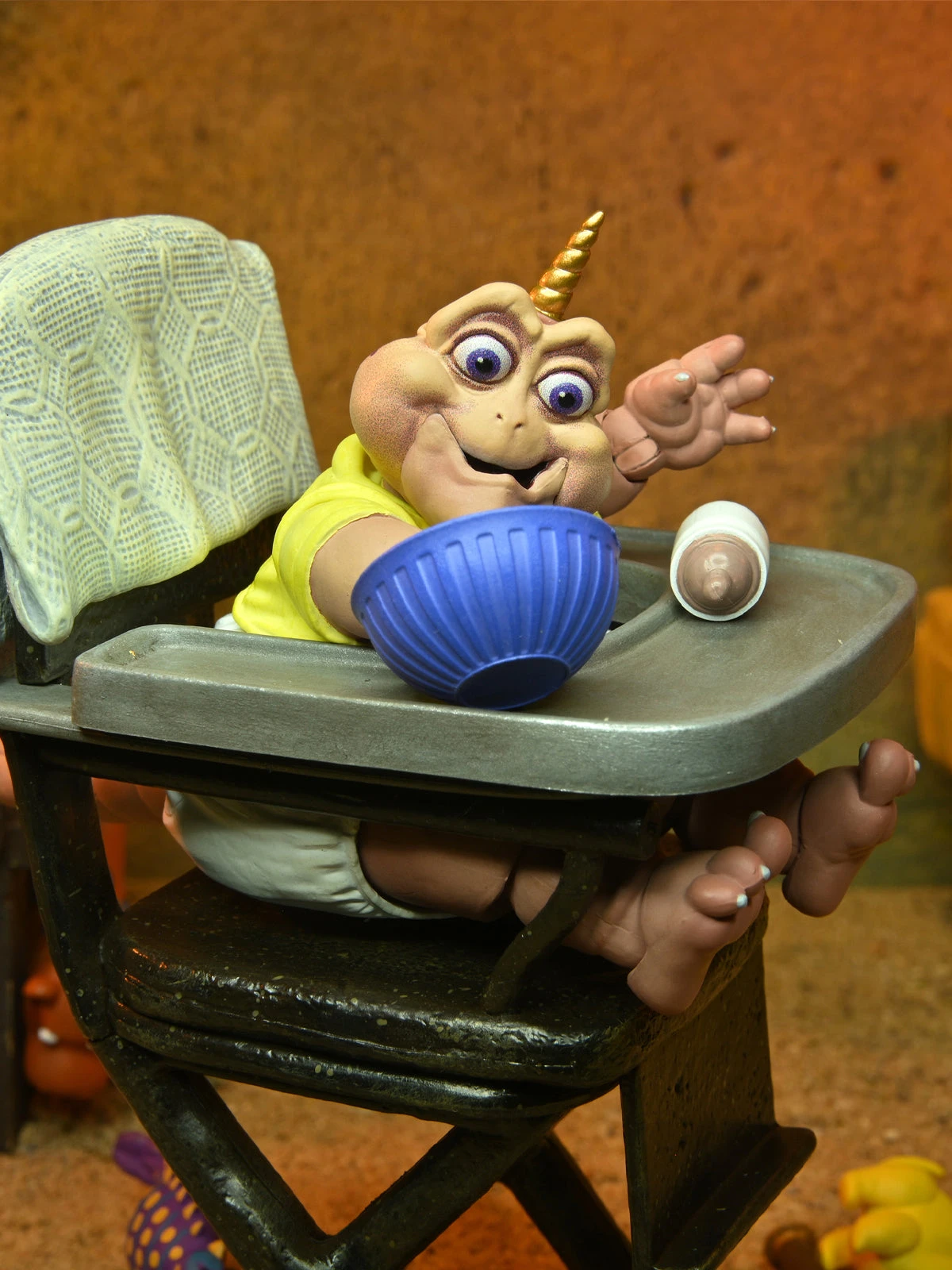 Ultimate Baby Sinclair - 7" Scale Action Figure - Dinosaurs - NECA Collectibles 5 Ultimate Baby Sinclair - 7" Scale Action Figure - Dinosaurs - NECA Collectibles - Image 3