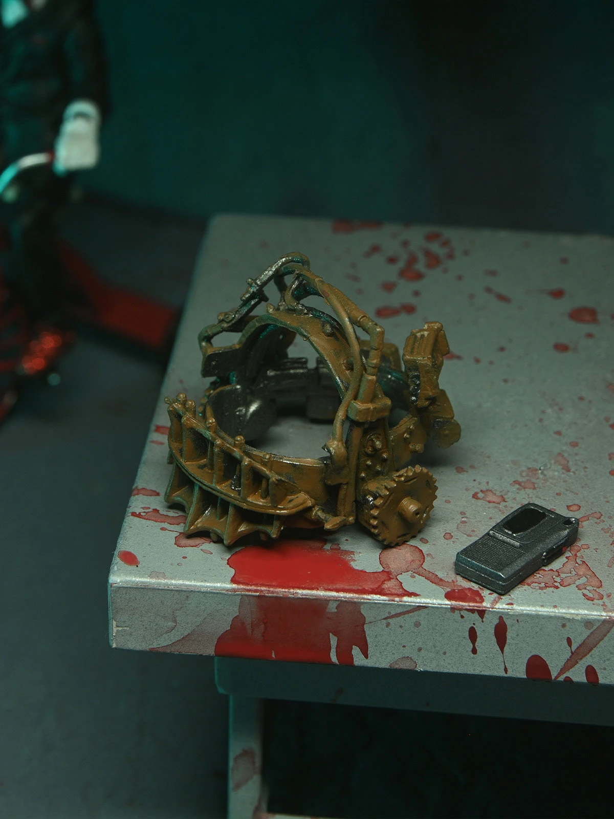 Ultimate Jigsaw Killer Red Robe - 7" Scale Action Figure - Saw - NECA Collectibles 6 Ultimate Jigsaw Killer Red Robe - 7" Scale Action Figure - Saw - NECA Collectibles - Image 4