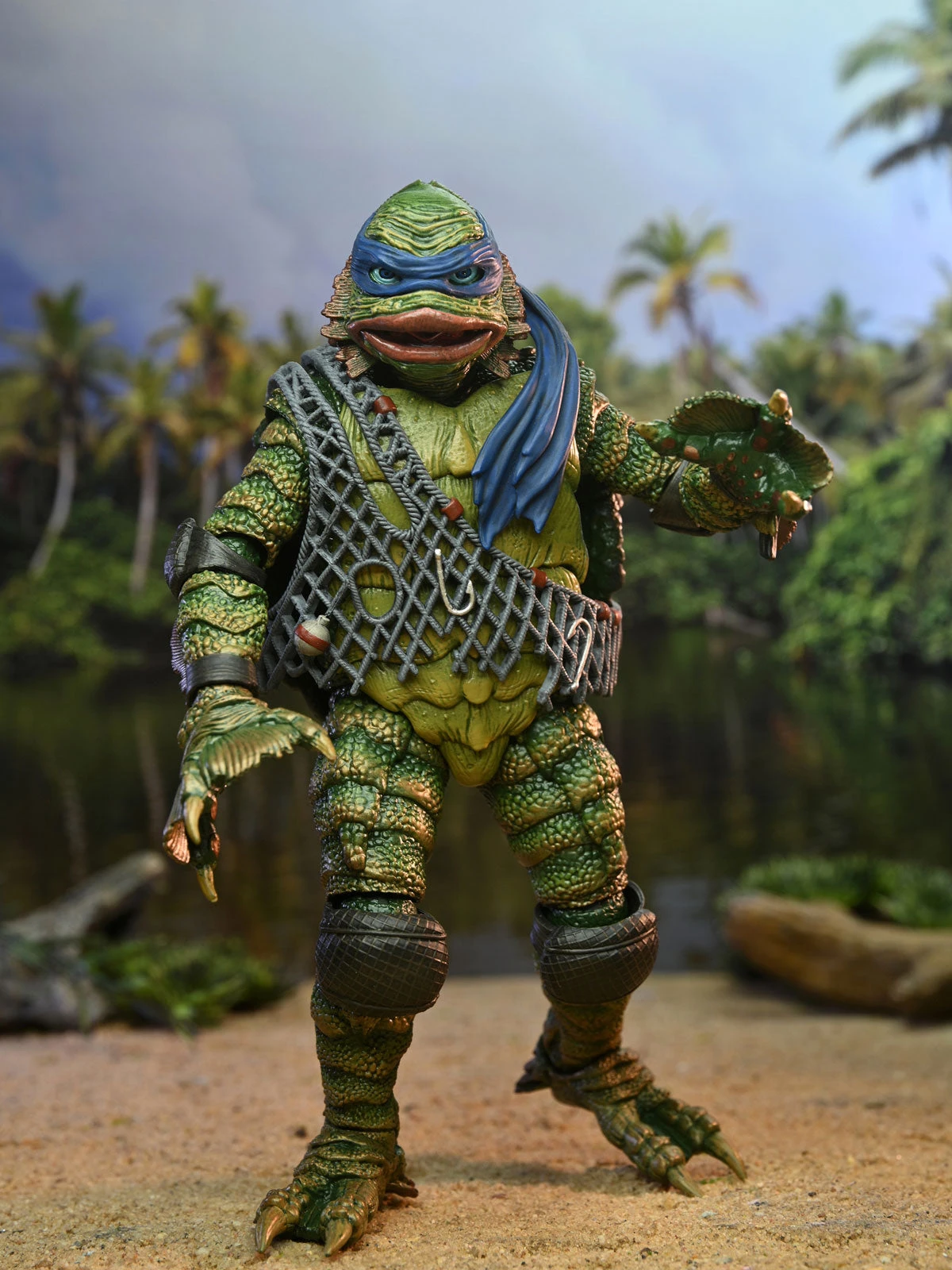 Ultimate Leonardo As The Creature From The Black Lagoon - 7" Action Figurine - Teenage Mutant Ninja Turtles X Universal Monsters - NECA Collectibles 6 Ultimate Leonardo As The Creature From The Black Lagoon - 7" Action Figurine - Teenage Mutant Ninja Turtles X Universal Monsters - NECA Collectibles - Image 4