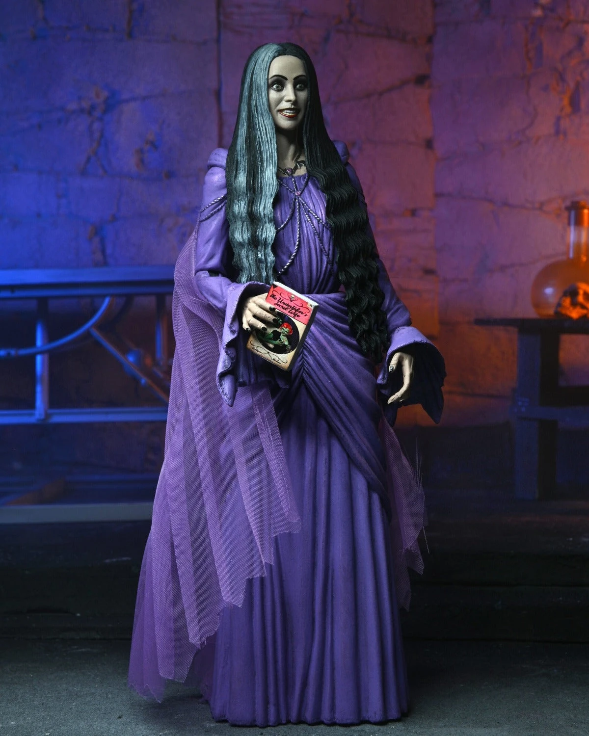 Ultimate Lily Munster - 7" Action Figurine - Rob Zombie's The Munsters - NECA Collectibles 4 Ultimate Lily Munster - 7" Action Figurine - Rob Zombie's The Munsters - NECA Collectibles - Image 2
