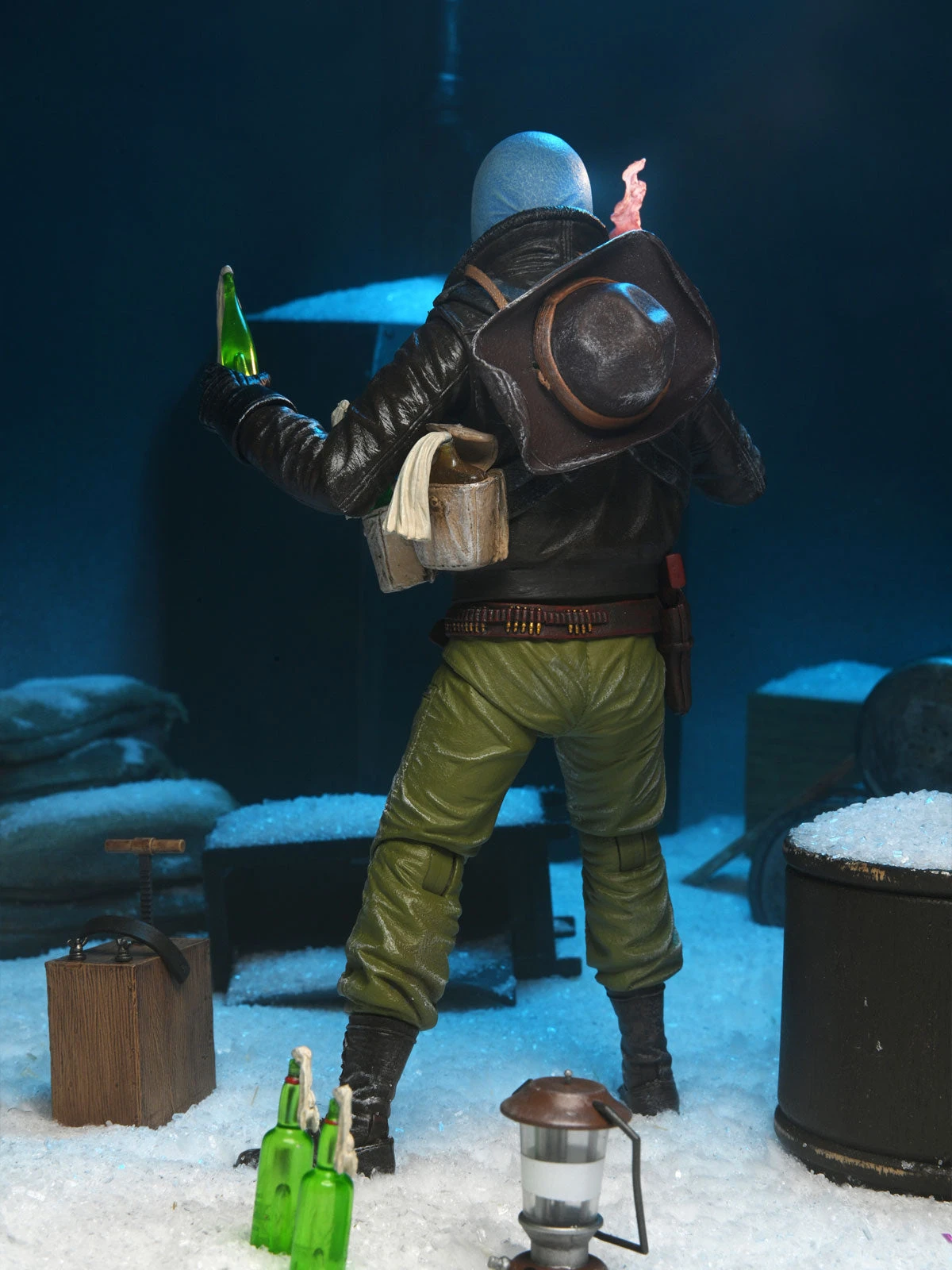 Ultimate Macready V3 (Last Stand) - 7” Scale Action Figure - The Thing - NECA Collectibles 5 Ultimate Macready V3 (Last Stand) - 7” Scale Action Figure - The Thing - NECA Collectibles - Image 3