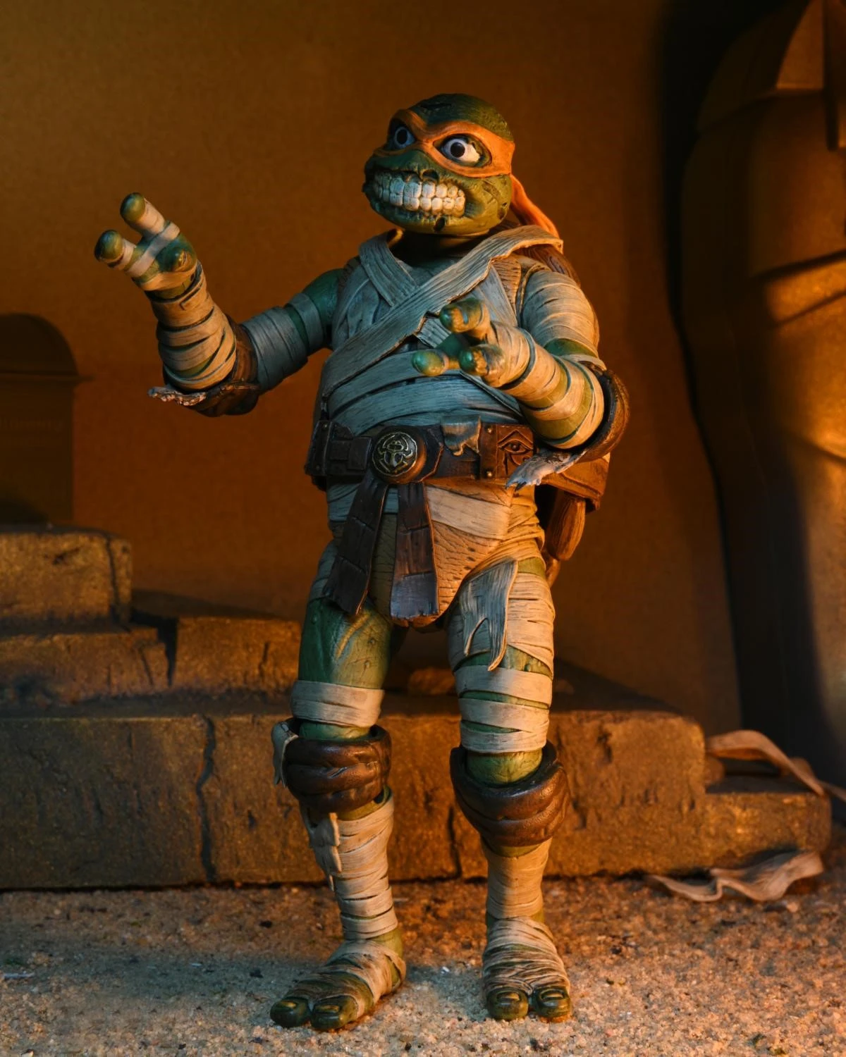 Ultimate Michelangelo As The Mummy - 7" Action Figurine - Teenage Mutant Ninja Turtles X Universal Monsters - NECA Collectibles 8 Ultimate Michelangelo As The Mummy - 7" Action Figurine - Teenage Mutant Ninja Turtles X Universal Monsters - NECA Collectibles - Image 6