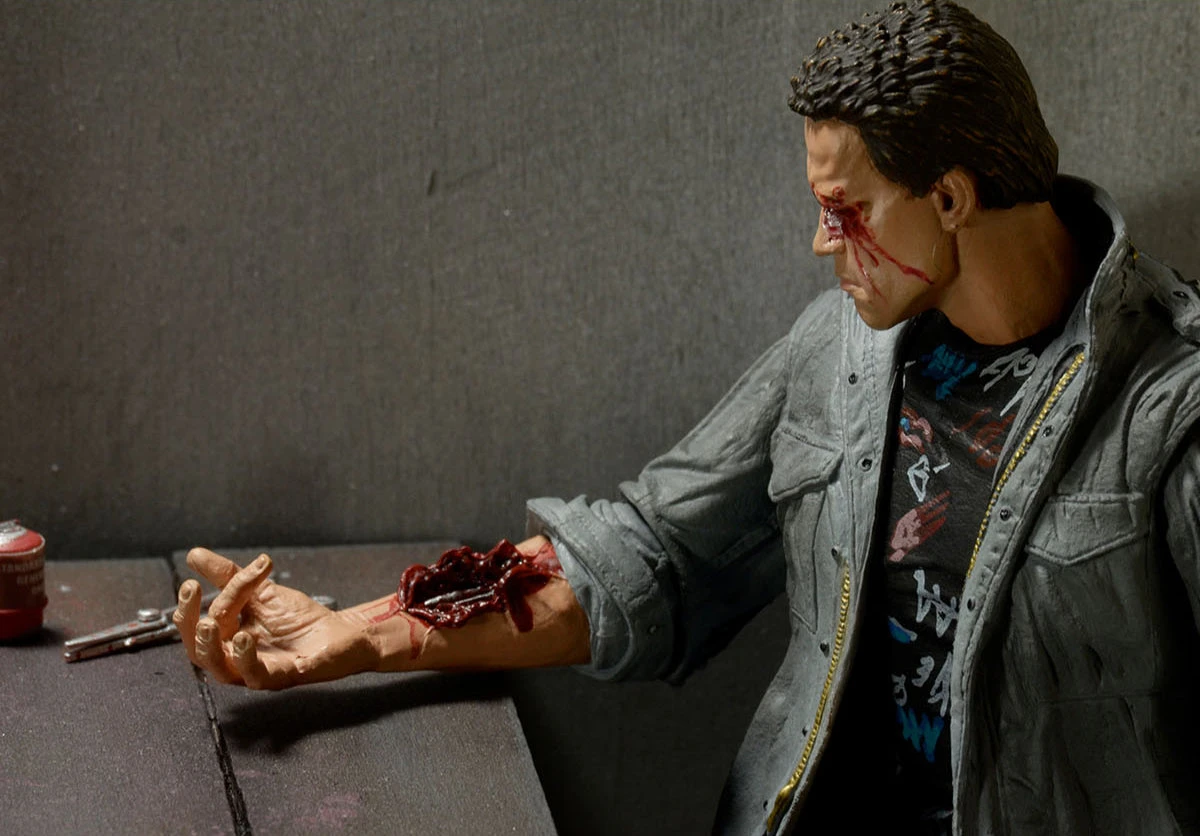 Ultimate T-800 (Tech Noir) - 7" Scale Action Figure - The Terminator - NECA Collectibles 5 Ultimate T-800 (Tech Noir) - 7" Scale Action Figure - The Terminator - NECA Collectibles - Image 3