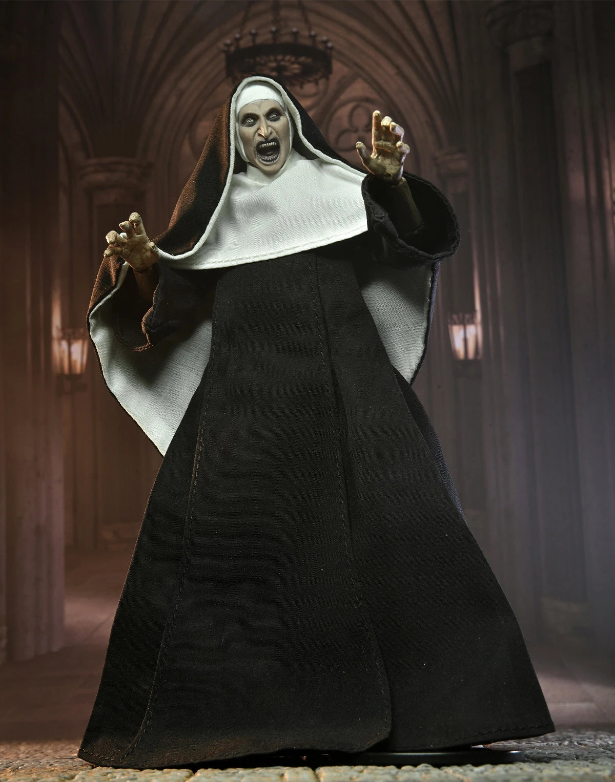 Ultimate Valak The Nun - 7" Scale Action Figure - Conjuring Universe - NECA Collectibles 4 Ultimate Valak The Nun - 7" Scale Action Figure - Conjuring Universe - NECA Collectibles - Image 2